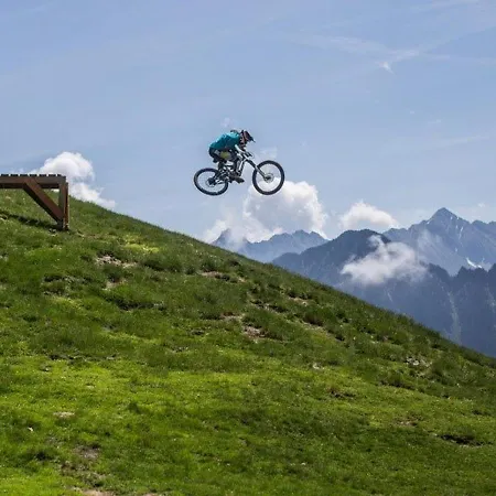 Apartman 4 Pers Avec Balcon, Centre-ville, Proche Telecabine, Ideal Famille - - Fr-1-401-53